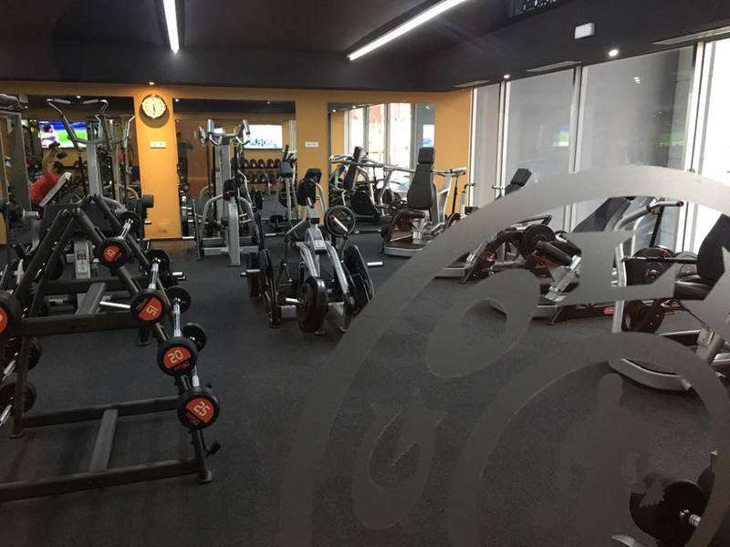 Gold-s-gym-premium